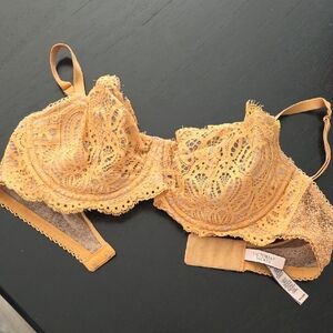 Victoria's Secret Sunlit Lace Bra